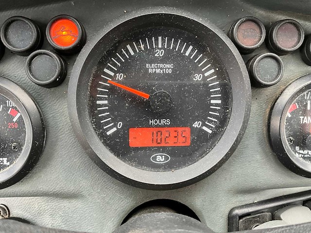 2010 multihog mh90 vierwielaangedreven werktuigendrager t-03-dph - afbeelding 18 van  30