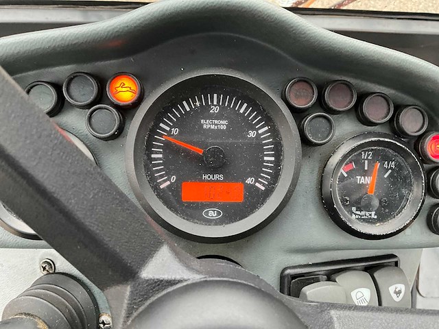 2010 multihog mh90 vierwielaangedreven werktuigendrager t-03-dph - afbeelding 16 van  35