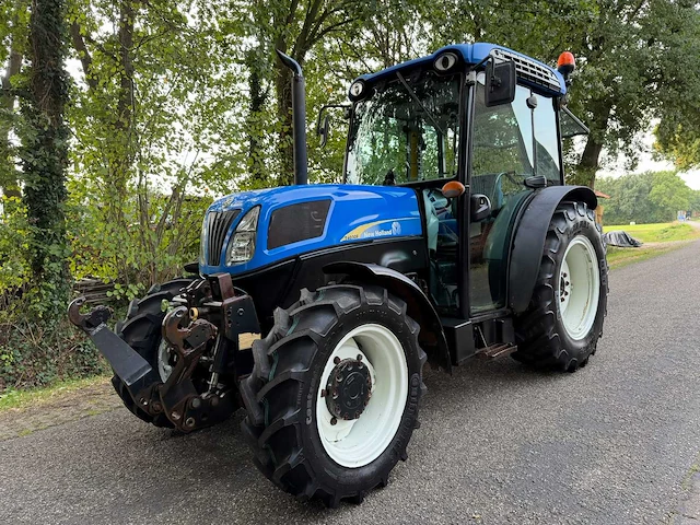 2010 new holland t4030f vierwielaangedreven landbouwtractor - afbeelding 1 van  14