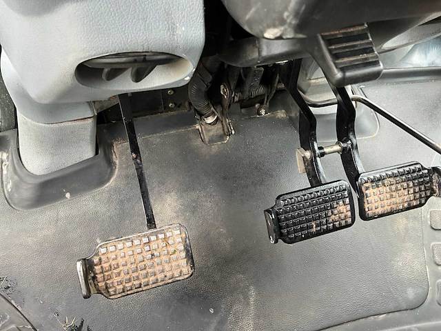 2010 new holland t6010 vierwielaangedreven landbouwtractor - afbeelding 2 van  17