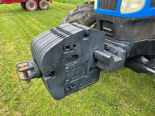 2010 new holland t6010 vierwielaangedreven landbouwtractor - afbeelding 7 van  17