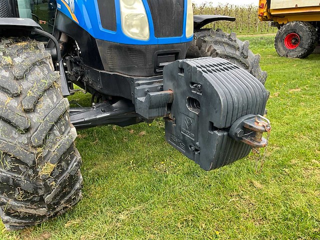 2010 new holland t6010 vierwielaangedreven landbouwtractor - afbeelding 8 van  17