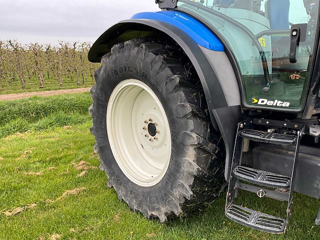 2010 new holland t6010 vierwielaangedreven landbouwtractor - afbeelding 12 van  17