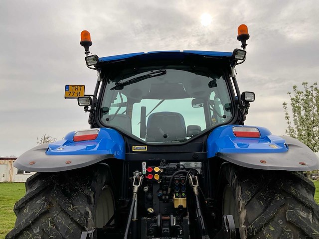 2010 new holland t6010 vierwielaangedreven landbouwtractor - afbeelding 15 van  17