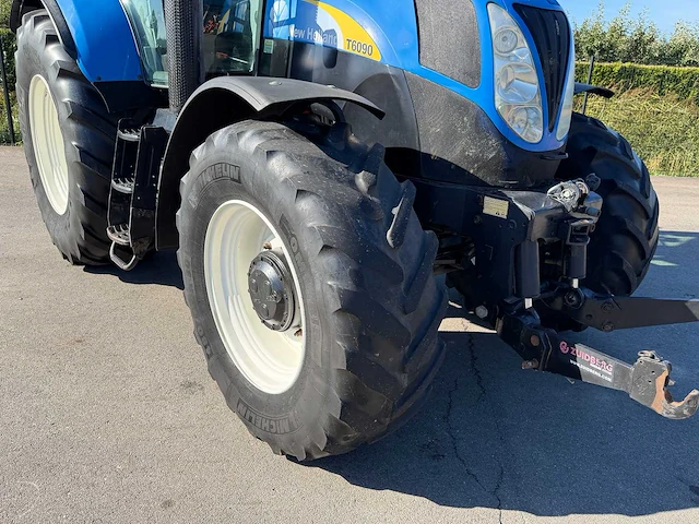 2010 new holland t6090 vierwielaangedreven landbouwtractor - afbeelding 5 van  30