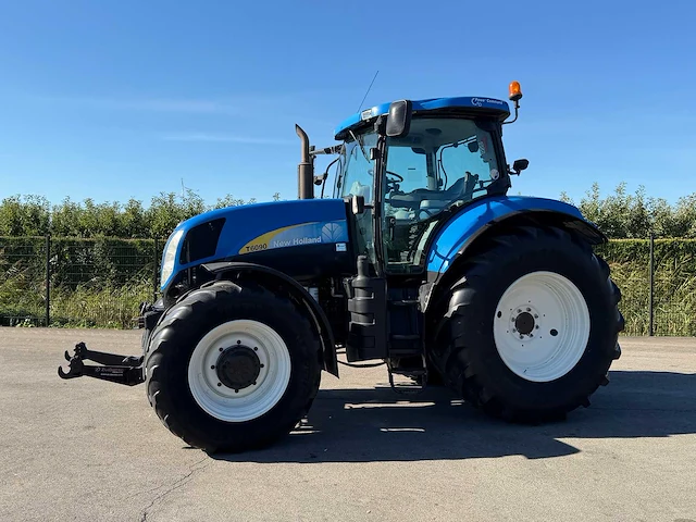 2010 new holland t6090 vierwielaangedreven landbouwtractor - afbeelding 12 van  30