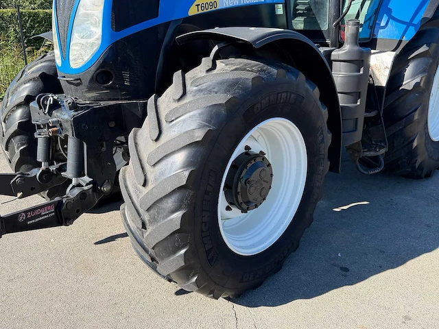 2010 new holland t6090 vierwielaangedreven landbouwtractor - afbeelding 25 van  30