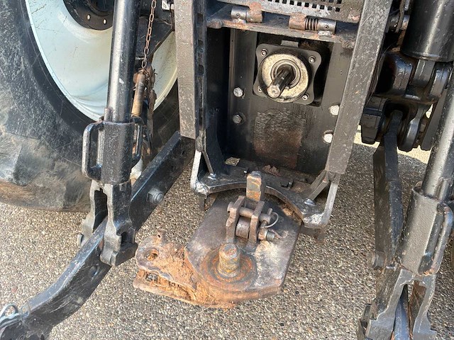 2010 new holland t7040 vierwielaangedreven landbouwtractor - afbeelding 10 van  33