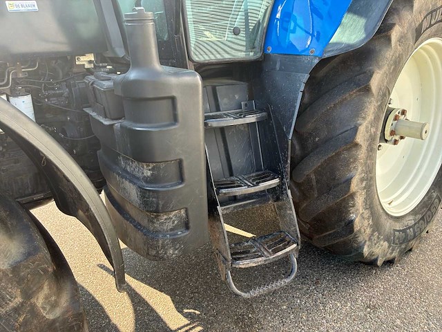 2010 new holland t7040 vierwielaangedreven landbouwtractor - afbeelding 13 van  33