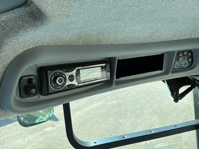 2010 new holland t7040 vierwielaangedreven landbouwtractor - afbeelding 18 van  33