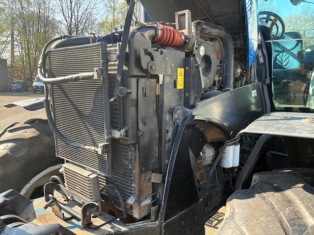 2010 new holland t7040 vierwielaangedreven landbouwtractor - afbeelding 26 van  33
