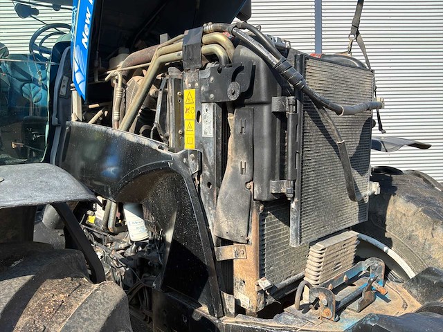 2010 new holland t7040 vierwielaangedreven landbouwtractor - afbeelding 27 van  33
