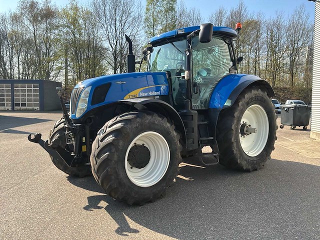 2010 new holland t7040 vierwielaangedreven landbouwtractor - afbeelding 32 van  33