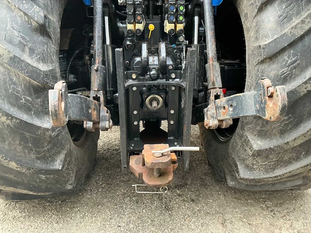 2010 new holland t7040 vierwielaangedreven landbouwtractor - afbeelding 2 van  48