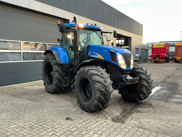 2010 new holland t7040 vierwielaangedreven landbouwtractor - afbeelding 23 van  48