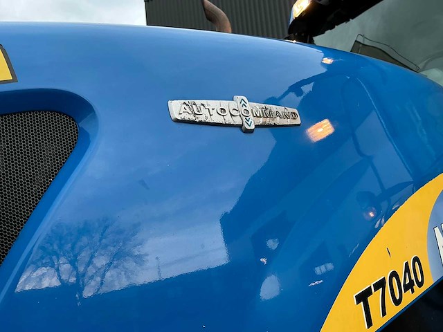 2010 new holland t7040 vierwielaangedreven landbouwtractor - afbeelding 39 van  48