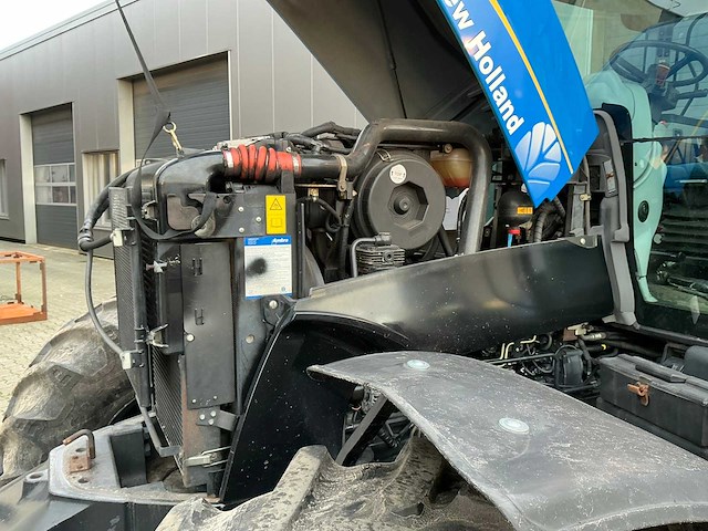 2010 new holland t7040 vierwielaangedreven landbouwtractor - afbeelding 40 van  48