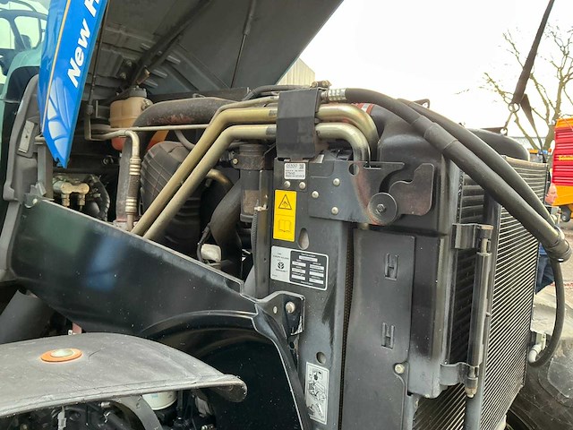 2010 new holland t7040 vierwielaangedreven landbouwtractor - afbeelding 42 van  48