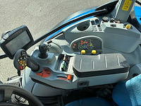 2010 new holland t7040 vierwielaangedreven landbouwtractor - afbeelding 4 van  5