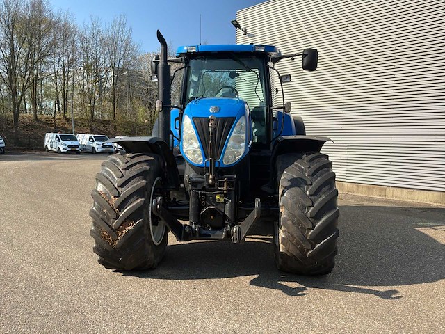 2010 new holland t7040 vierwielaangedreven landbouwtractor - afbeelding 2 van  4