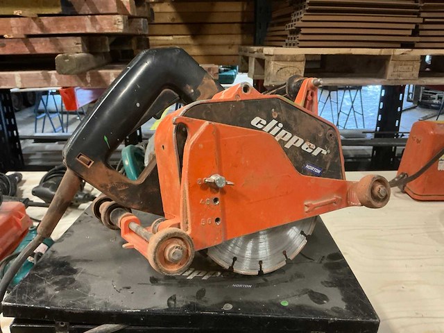 2010 norton clipper sc-180 muursleuvenzaag - afbeelding 1 van  3