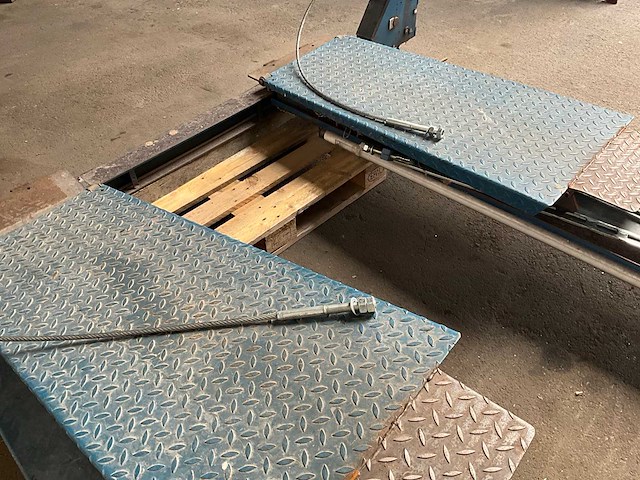 2010 oma 524 hefbrug - afbeelding 2 van  5