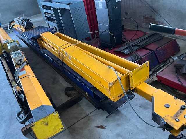 2010 o.m.a. hefbrug 5ton - afbeelding 8 van  8