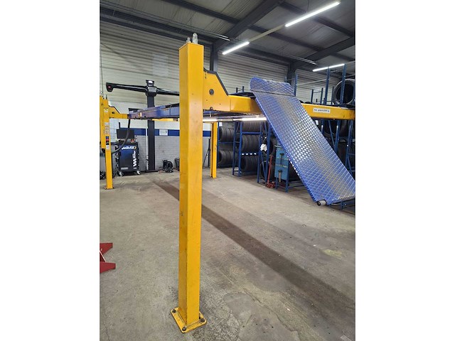 2010 o.m.a. hefbrug 5ton - afbeelding 2 van  8