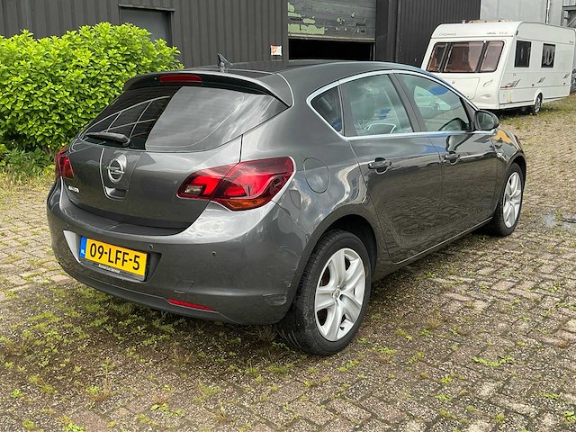 2010 opel astra 1.6 sport personenauto - afbeelding 9 van  15