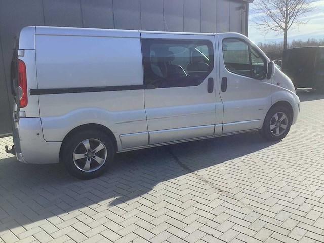 2010 opel vivaro 2.5 cdti l2h1 dc bedrijfswagen - afbeelding 3 van  14