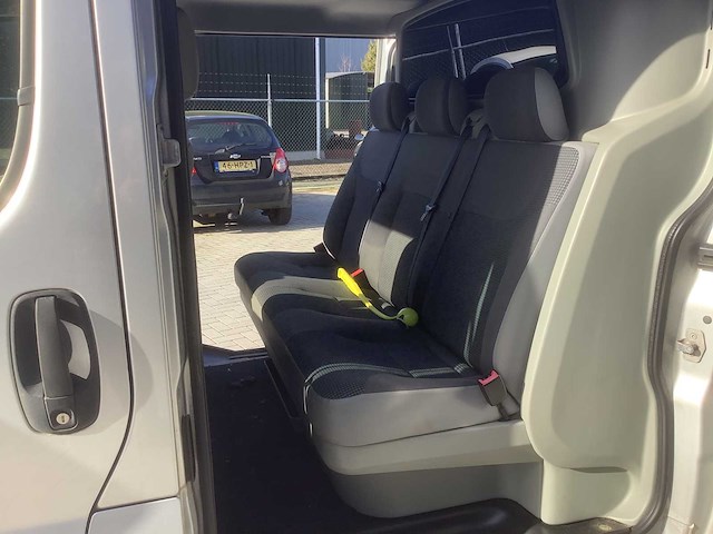 2010 opel vivaro 2.5 cdti l2h1 dc bedrijfswagen - afbeelding 8 van  14