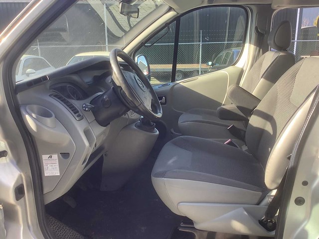 2010 opel vivaro 2.5 cdti l2h1 dc bedrijfswagen - afbeelding 9 van  14