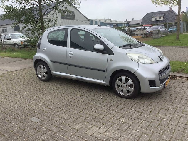 2010 peugeot 107 1.0-12v sublime personenauto - afbeelding 7 van  14