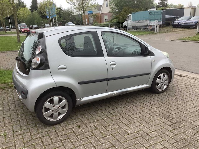 2010 peugeot 107 1.0-12v sublime personenauto - afbeelding 8 van  14