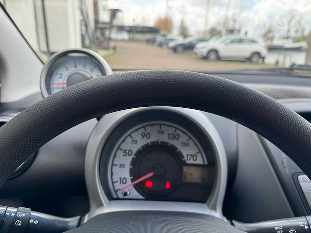 2010 peugeot 107 1.0-12v xs cool 15-ltg-8 - afbeelding 4 van  16
