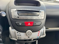 2010 peugeot 107 1.0-12v xs cool 15-ltg-8 - afbeelding 5 van  16