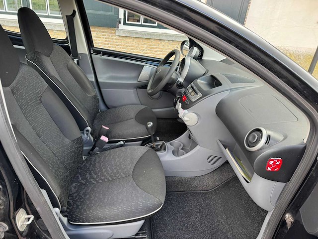 2010 peugeot 107 1.0-12v xs cool 15-ltg-8 - afbeelding 6 van  16