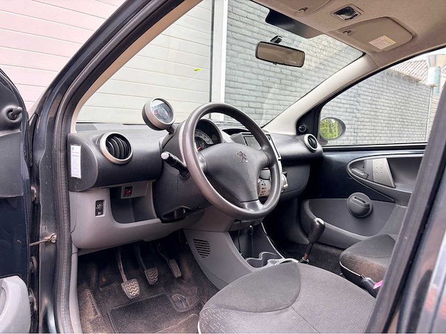 2010 peugeot 107 airco 1.0-12v xs urban m. personenauto - afbeelding 9 van  11
