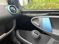 2010 peugeot 107 airconditioning 1.0-12v urban move personenauto - afbeelding 5 van  12