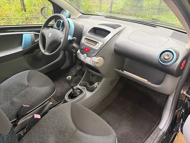 2010 peugeot 107 airconditioning 1.0-12v urban move personenauto - afbeelding 12 van  12
