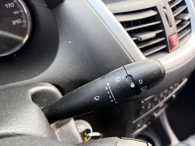 2010 peugeot 206 + 1.4 xs personenauto - afbeelding 35 van  88