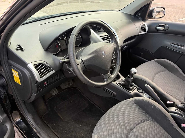 2010 peugeot 206 + 1.4 xs personenauto - afbeelding 28 van  93