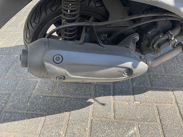2010 piaggio scooter driewielig 300 lt mp3 - afbeelding 6 van  19
