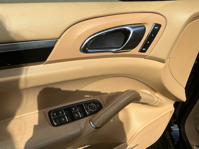 2010 porsche cayenne awd 4dr s personenauto - afbeelding 3 van  39