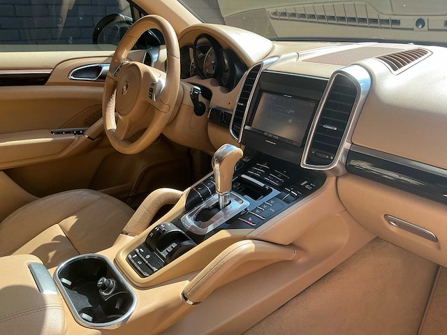 2010 porsche cayenne awd 4dr s personenauto - afbeelding 30 van  39