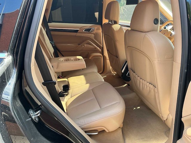 2010 porsche cayenne awd 4dr s personenauto - afbeelding 32 van  39