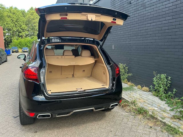 2010 porsche cayenne awd 4dr s personenauto - afbeelding 35 van  39