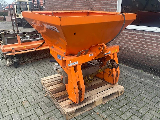 2010 rauch axeo. 18.1 zoutstrooier - afbeelding 1 van  6