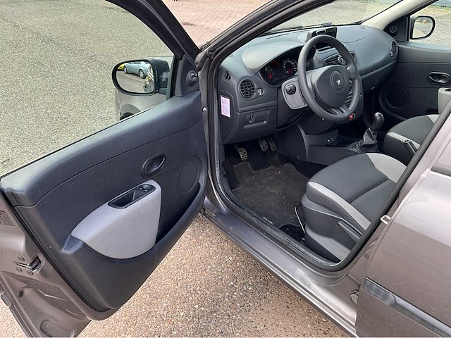 2010 renault clio 1.2 special line personenauto 31-kht-7 - afbeelding 1 van  5