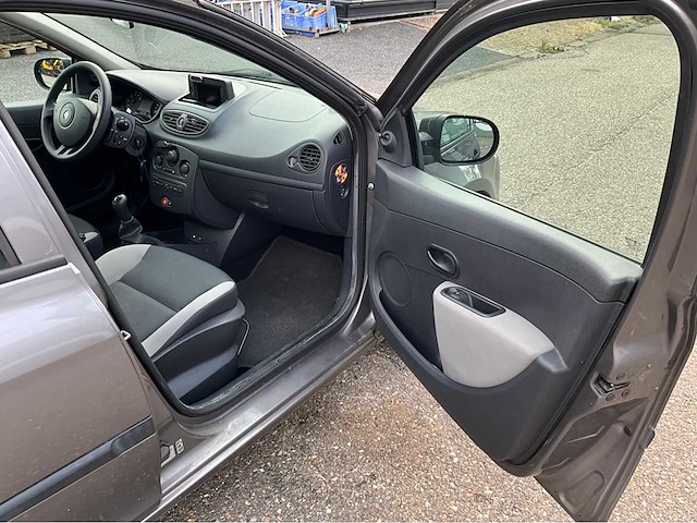 2010 renault clio 1.2 special line personenauto 31-kht-7 - afbeelding 16 van  28